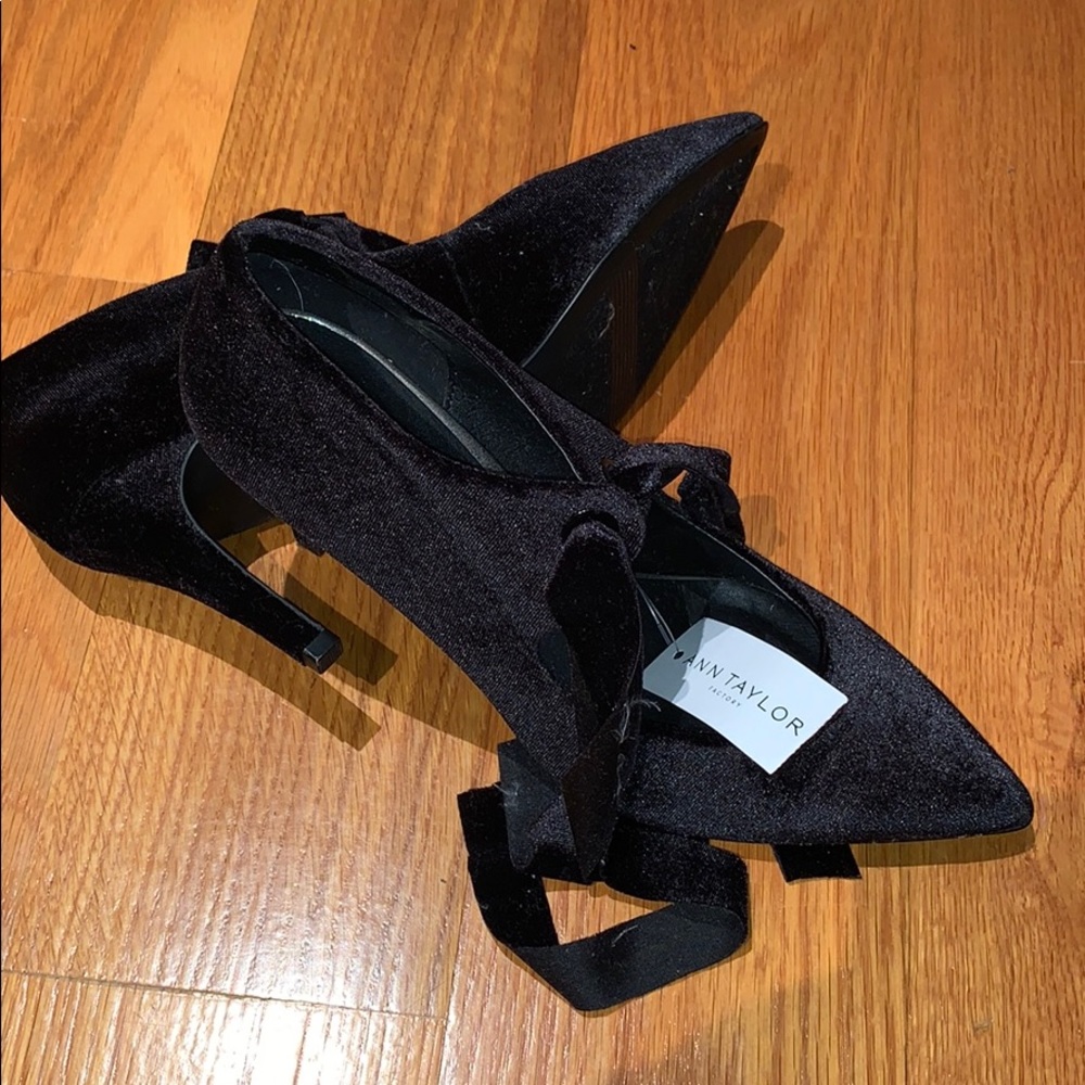 Ann Taylor velvet black heels